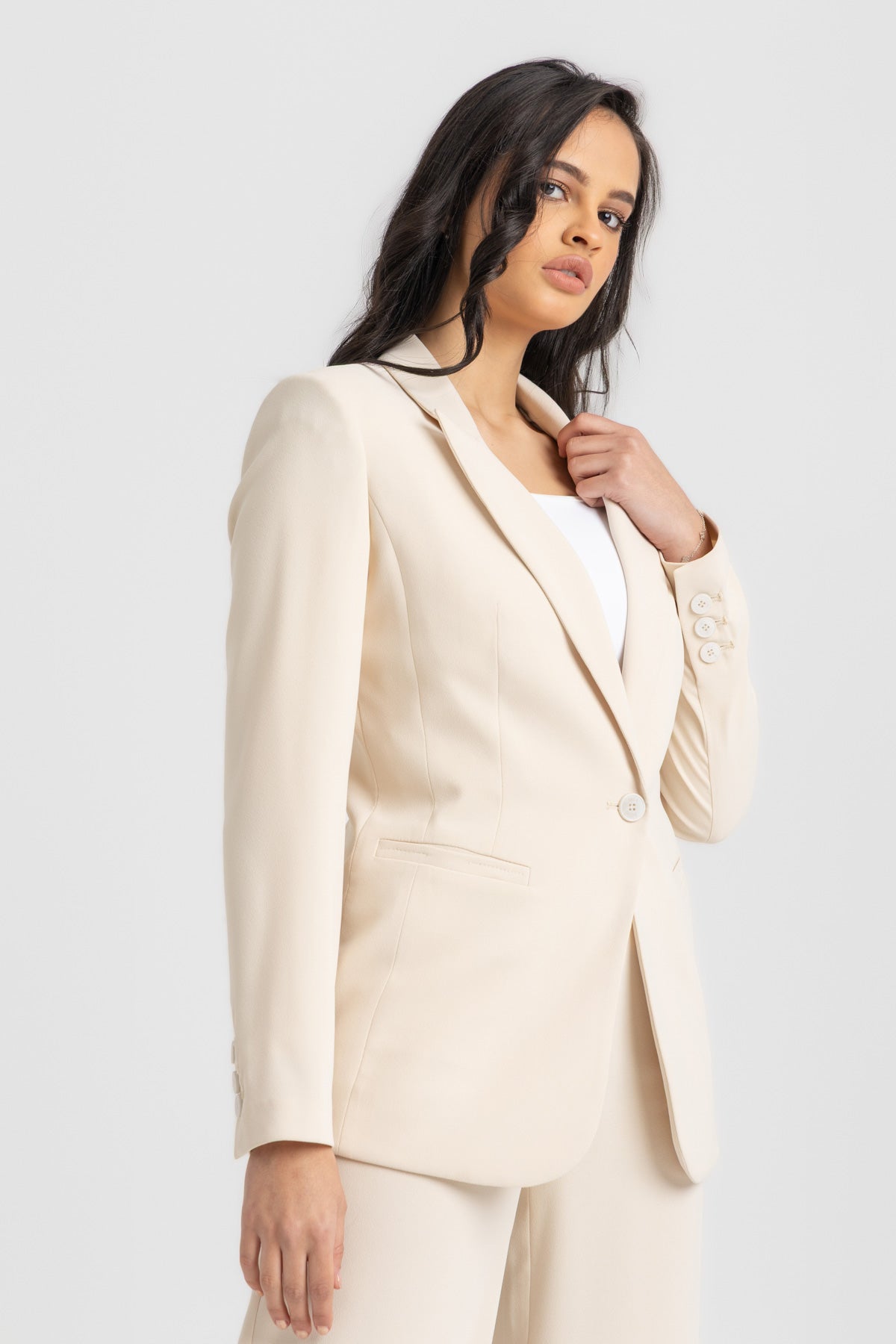 L. Beige