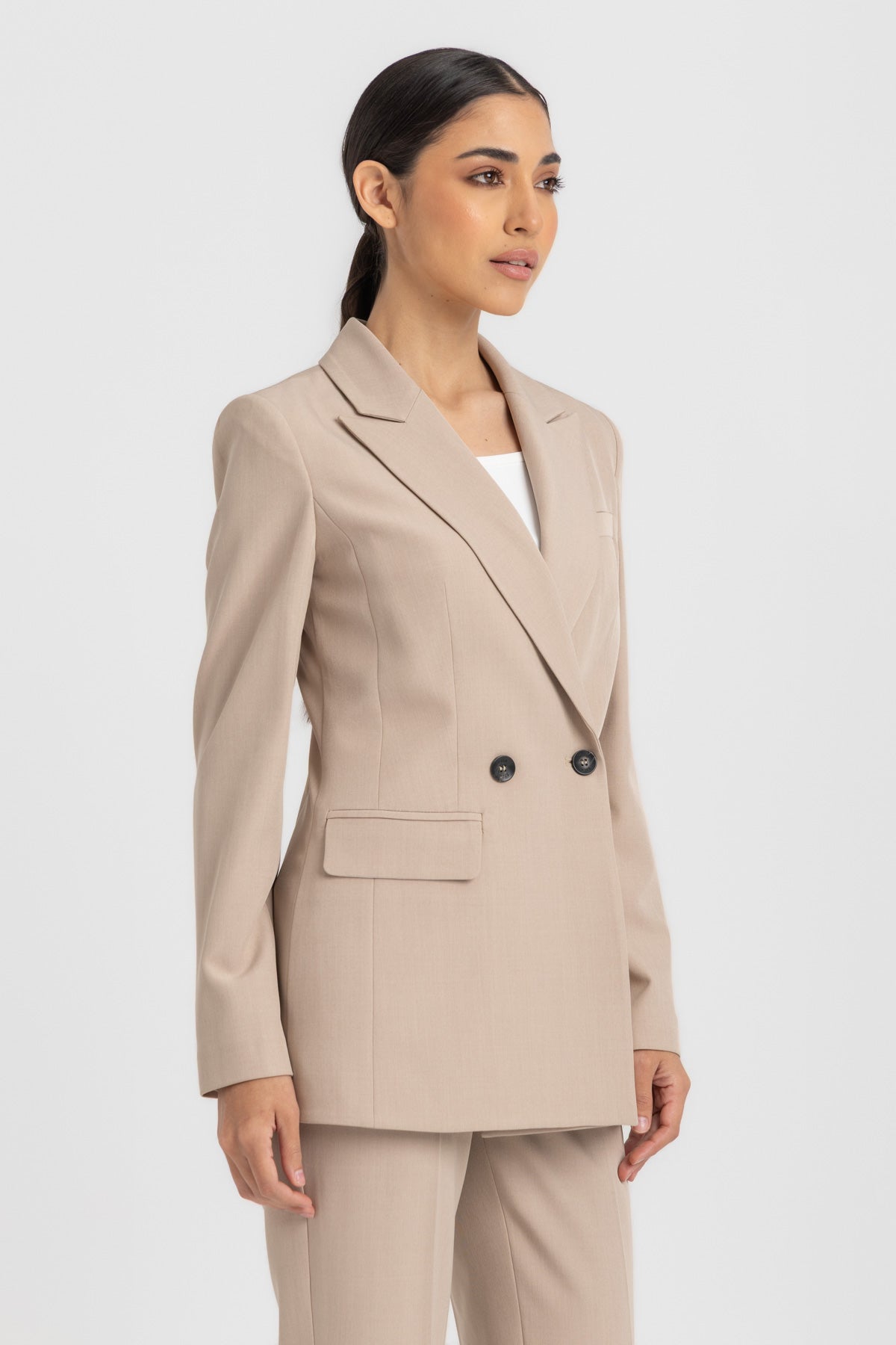 L. Beige