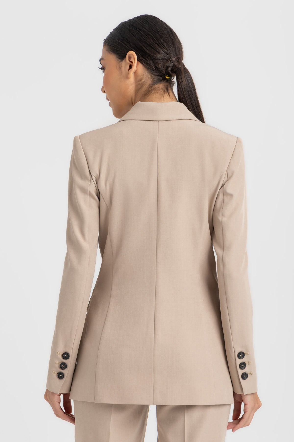 L. Beige